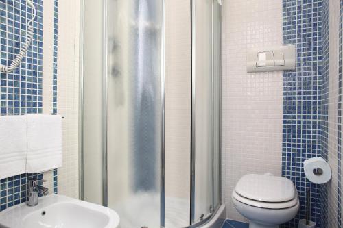 Standard Double Room image 1