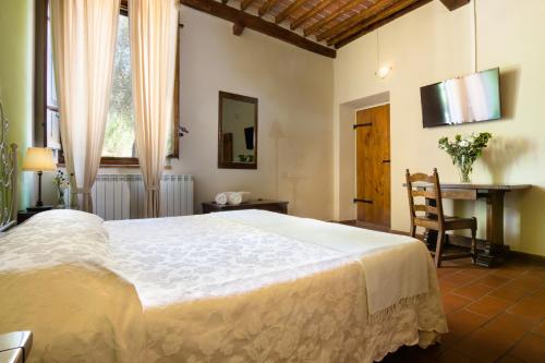 Hotel Villa Rinascimento Hotel Villa Rinascimento is conveniently located in the popular Lucca area. Featuring a satisfying list of amenities, guests will find their stay at the property a comfortable one. All the necessary f