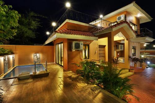 SaffronStays Nithyam - 2BR budget pool villa in Wada, gated community, Wi-Fi, river walk, near Mumbai via NH48, Pālghar