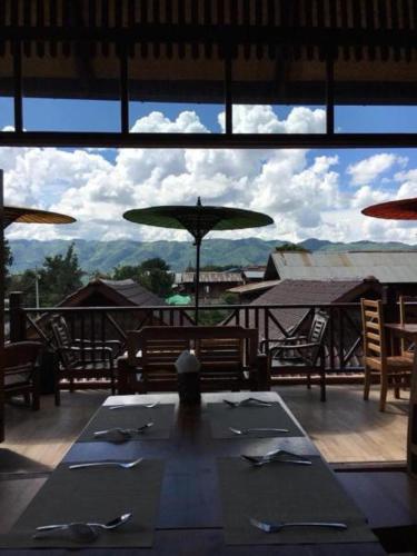 Balkon/teras, Inle Cottage Boutique Hotel in Inle Lake