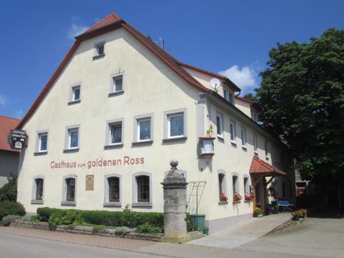 Gasthaus zum Goldenen Roß - Accommodation - Creglingen