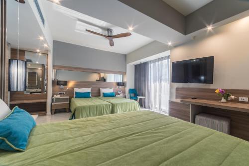 Atrion Hotel & Bungalows in Nea Kidonia