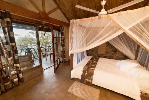 Balcony/terrace, Safari Beach Lodge in Salima