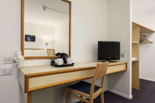 Days Inn Bridgend Cardiff - image 6