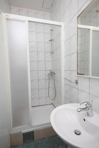 Apartment Bilo 8364b - image 3