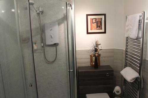 ห้องน้ำ, Dunmhor Guest House in คิงกัสซี