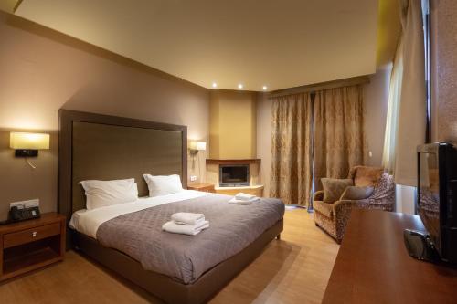 1 twin bed, 1 sofa bed