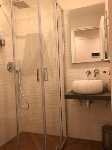 Pantheon Luxury Suite - image 5