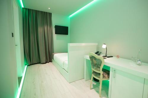 Metro Hotel Tirana - image 5