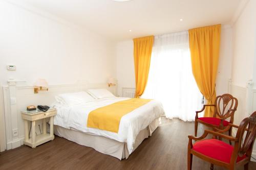 2 twin beds