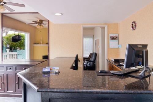 Bay View Inn - Morro Bay - image 7