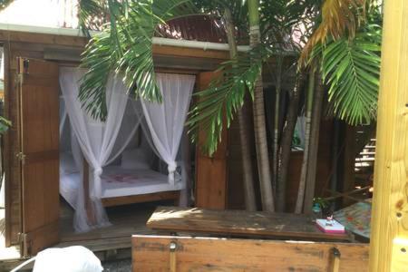 AUX ILES d'AMOUR in Terre-de-Haut