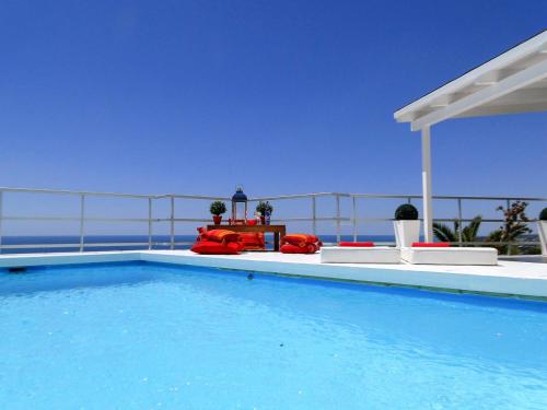 Sitges Villa Sleeps 8 Pool Air Con Wifi