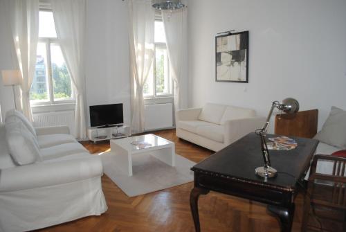 Large One-Bedroom Apartment Top 17 image 7