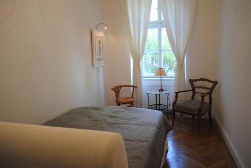Large One-Bedroom Apartment Top 17 image 8
