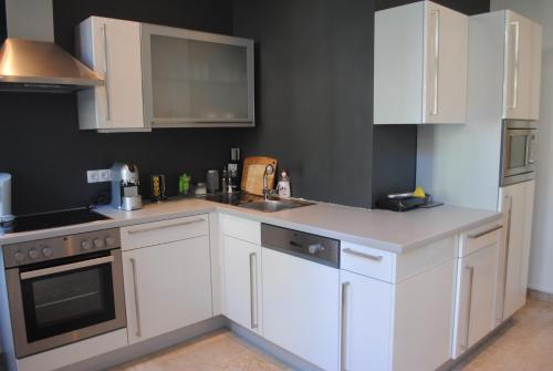 Large One-Bedroom Apartment Top 17 image 10