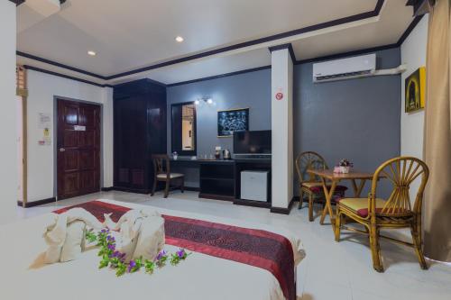 room detail thumbnail 1