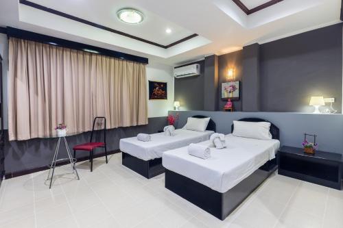 room detail thumbnail 1