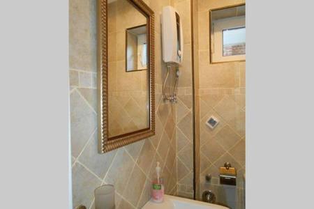 Orient Express Guest House – Sofia, NY