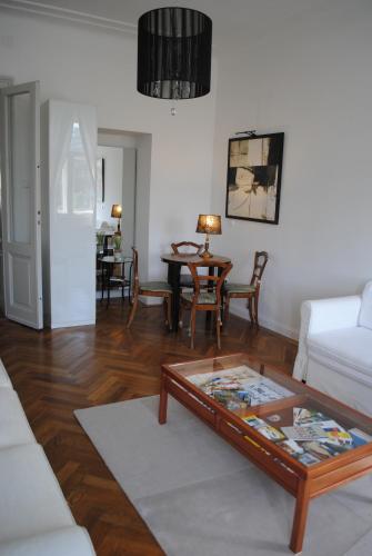 Large One-Bedroom Apartment Top 15 image 6