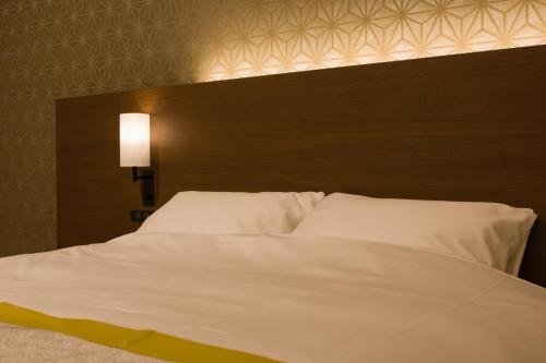 Double Room - Non-Smoking image 3