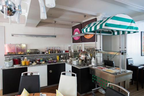 Hotel Garni Elegant - image 11