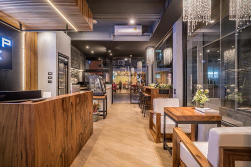 Лобби, Sleep Box Patong Hostel in Патонг