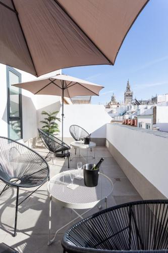 Oak & Sandstone Studio - Space Maison Apartments 4