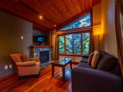 Two-Bedroom Cottage-Upper Canopy