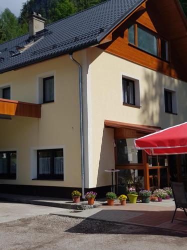 B&B Obertraun - Seeblick Krippenstein - Bed and Breakfast Obertraun