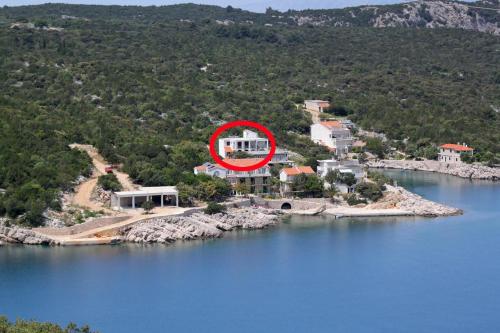  Apartment Uvala Pokrivenik 8673a in Zastražišće