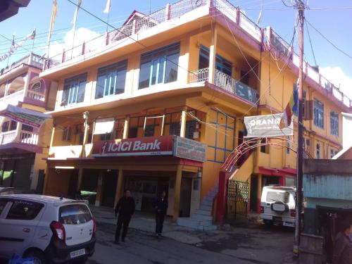 . Vamoose Buddha Hotel Tawang