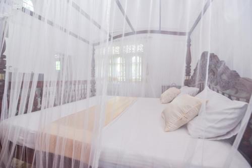 Superior Double Room image 7