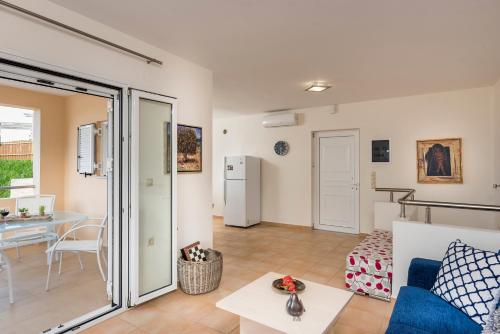 3 bedrooms, 4 beds