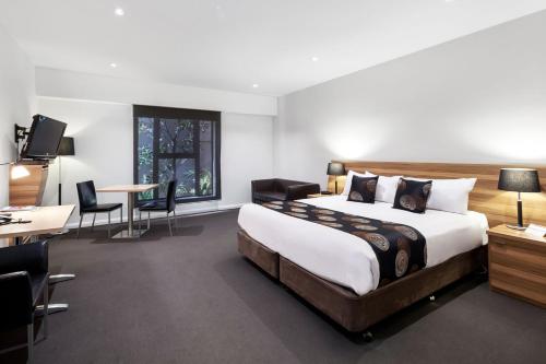1 queen bed