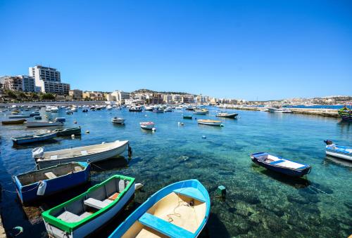 GetawaysMalta - SeaShells Apartment 11 with Terrace and Sea Views in Bugibba - image 11