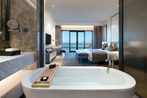 Rock Platinum Sea View Hotel in Sanya