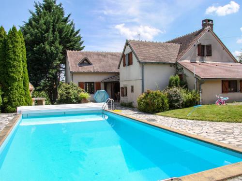 Delightful holiday home with a large private swimming pool perfect for families gîte à louer Vieure