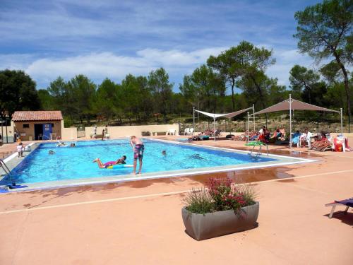Peldbaseins, Parc le Duc, Lilliputienne 258 in Vacquieres