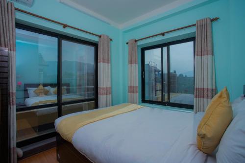 فندق أو واي أو 271 جولدن ثري (OYO 271 Hotel Golden Three) in جودواري