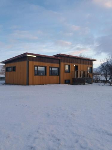 Midhop guesthouse - Þingeyrar