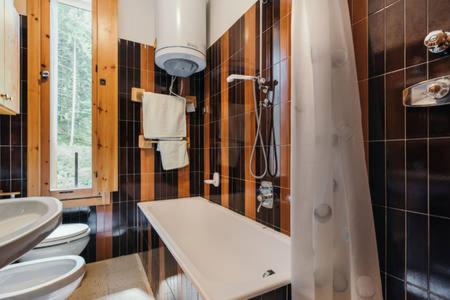 Bathroom, CENTRAL WOODEN CHALET WITH FOREST VIEW in Palu