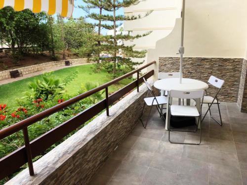 Lovely 1-bedroom apartment with a big terrace, Las Americas, Tenerife, Tenerife