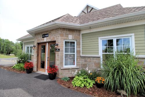 กิจกรรม, Condo Le Champlain-102 in โบรมงต์(ควิเบก)