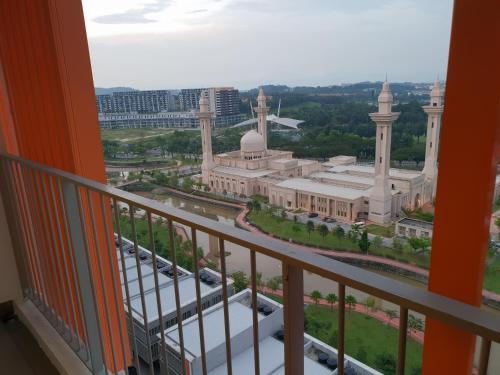 Suria Jelutong in Bukit Jelutong