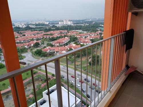 Suria Jelutong in Bukit Jelutong
