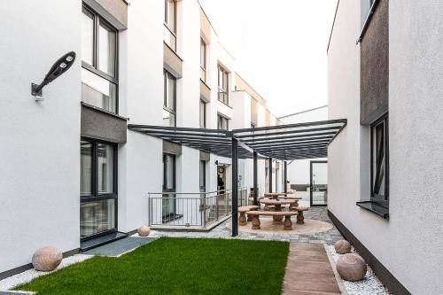 Naam Hotel & Apartment Frankfurt City-Messe Airport, Schwalbach | Best