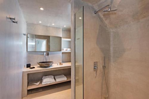 173015491 Porto Fira Suites