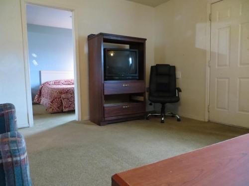 Madison Suites Motel – Portland, OR