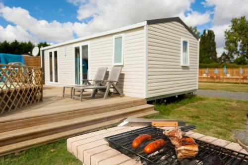 บริการและสิ่งอำนวยความสะดวก, Camping Le Cardinal in รีเชอลีเยอ